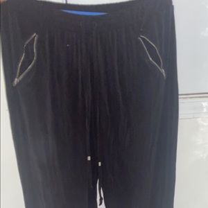 Black with gold zippers joggers 💕